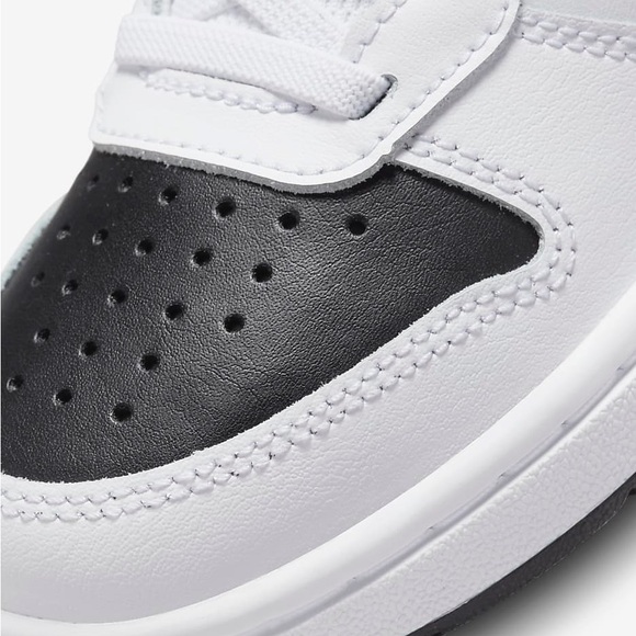 Nike Court Borough Mid 2 still in great Shape my son only used it like 2times - Picture 13 of 16